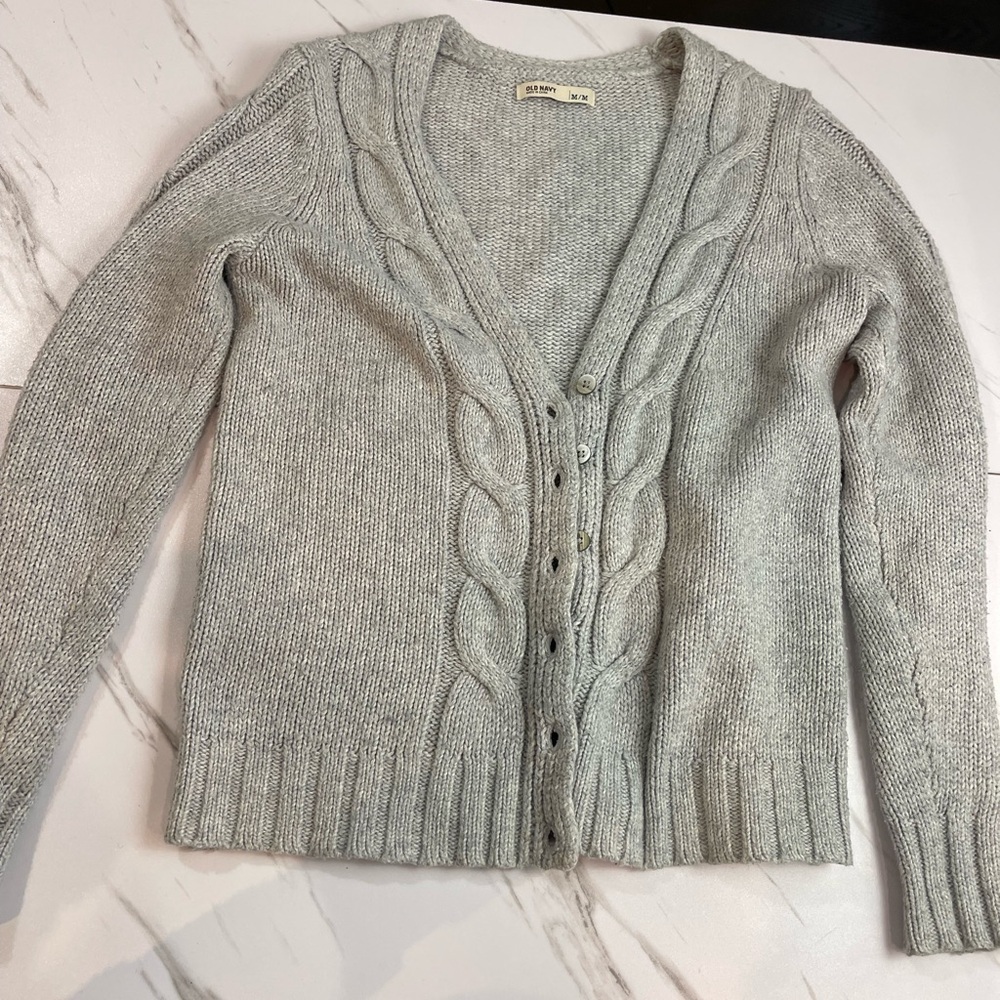 M Old Navy Light Gray Cable Knit Button Cardigan